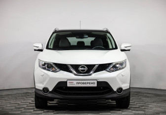 Подержанный автомобиль Nissan Qashqai 2014 года (2 фото)