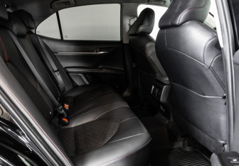 Подержанный автомобиль Toyota Camry Sedan 2021 года (24 фото)