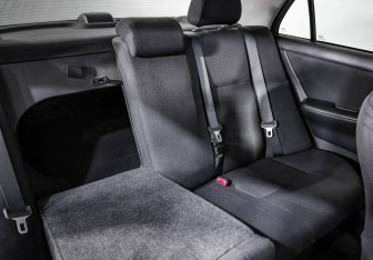 Подержанный автомобиль Toyota Corolla Sedan 2006 года (22 фото)