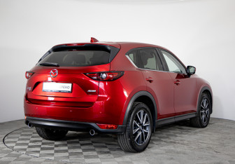 Подержанный автомобиль Mazda CX-5 2017 года (5 фото)