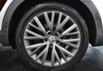 Подержанный автомобиль Volkswagen Passat Wagon 2019 года (9 фото)