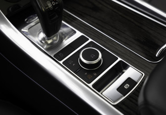 Подержанный автомобиль Land Rover Range Rover Sport 2022 года (31 фото)