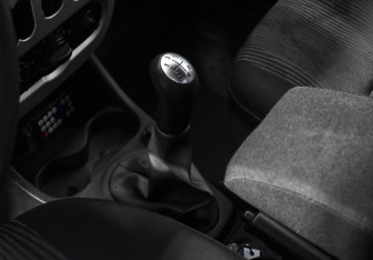 Подержанный автомобиль Renault Logan Sedan 2012 года (10 фото)