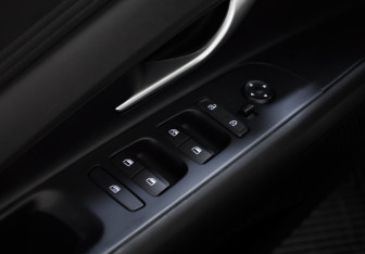 Подержанный автомобиль Hyundai Elantra Sedan 2021 года (10 фото)