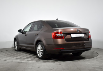 Подержанный автомобиль Skoda Octavia Liftback 2017 года (7 фото)