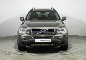 Подержанный автомобиль Volvo XC90 2008 года (2 фото)