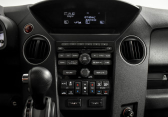 Подержанный автомобиль Honda Pilot 2013 года (15 фото)