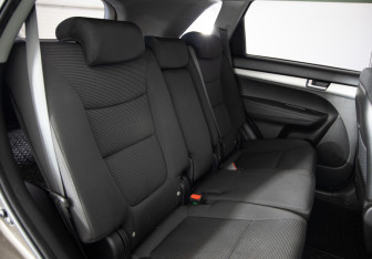 Подержанный автомобиль Kia Sorento 2013 года (18 фото)