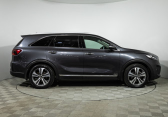 Подержанный автомобиль Kia Sorento 2018 года (4 фото)