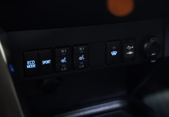 Подержанный автомобиль Toyota RAV4 2019 года (18 фото)