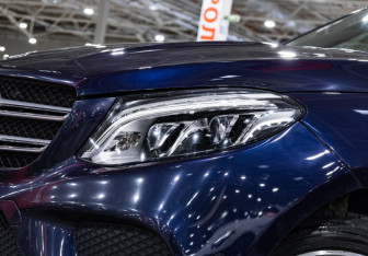 Подержанный автомобиль Mercedes-Benz GLE 2016 года (2 фото)
