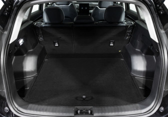 Подержанный автомобиль Geely Atlas 2023 года (22 фото)