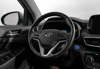 Подержанный автомобиль Hyundai Tucson 2019 года (15 фото)