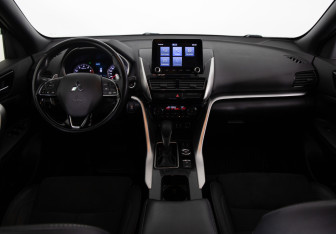 Подержанный автомобиль Mitsubishi Eclipse Cross 2021 года (9 фото)