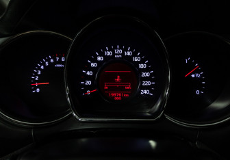 Подержанный автомобиль Kia Ceed Hatchback 2012 года (12 фото)