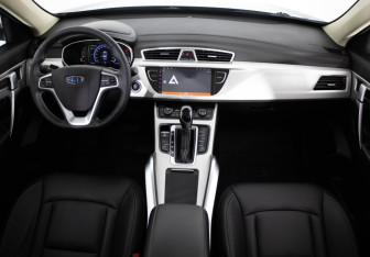 Подержанный автомобиль Geely Atlas 2021 года (9 фото)