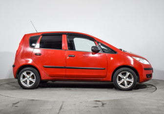 Подержанный автомобиль Mitsubishi Colt Hatchback 2007 года (4 фото)