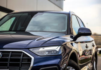 Подержанный автомобиль Audi Q5 2021 года (2 фото)