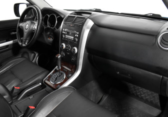 Подержанный автомобиль Suzuki Grand Vitara 2008 года (12 фото)