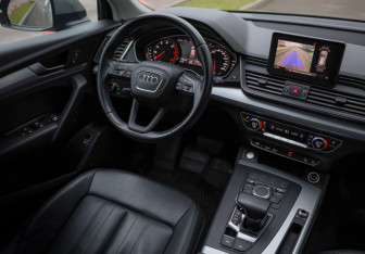 Подержанный автомобиль Audi Q5 2020 года (9 фото)