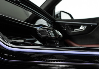 Подержанный автомобиль Audi SQ8 2021 года (20 фото)