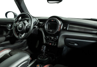 Подержанный автомобиль MINI Hatch 2018 года (9 фото)