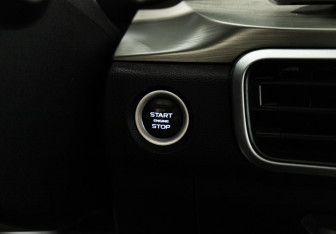 Подержанный автомобиль Geely Coolray 2023 года (19 фото)
