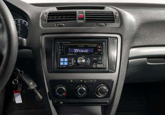 Подержанный автомобиль Skoda Octavia Liftback 2011 года (15 фото)