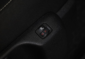 Подержанный автомобиль Peugeot Traveller 2021 года (23 фото)