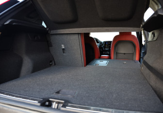 Подержанный автомобиль Volvo XC40 2019 года (31 фото)