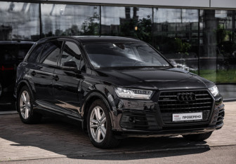 Подержанный автомобиль Audi Q7 2018 года (5 фото)