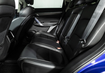 Подержанный автомобиль Geely Atlas Pro 2022 года (10 фото)