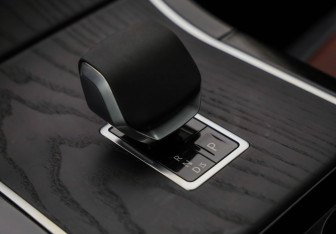 Подержанный автомобиль Land Rover Range Rover Evoque 2024 года (19 фото)