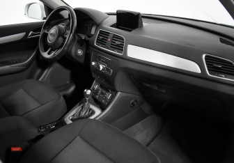 Подержанный автомобиль Audi Q3 2015 года (12 фото)