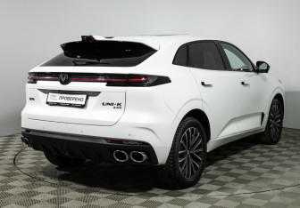 Подержанный автомобиль Changan UNI-K 2023 года (5 фото)