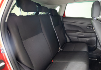 Подержанный автомобиль Mitsubishi ASX 2010 года (12 фото)