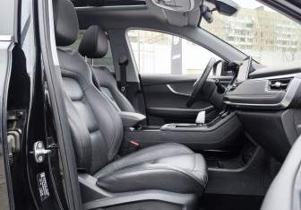 Подержанный автомобиль Chery Tiggo 8 2023 года (14 фото)