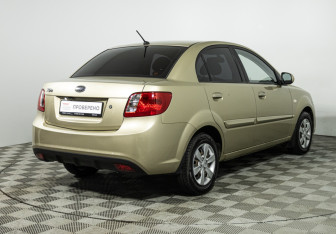 Подержанный автомобиль Kia Rio Sedan 2011 года (5 фото)