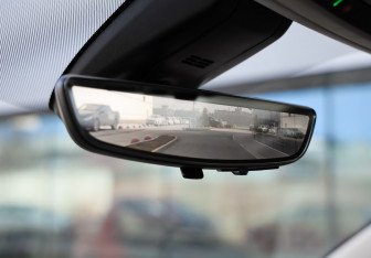 Подержанный автомобиль GMC Yukon 2022 года (18 фото)