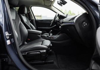 Подержанный автомобиль BMW X4 2019 года (27 фото)