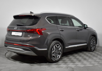 Подержанный автомобиль Hyundai Santa Fe 2021 года (5 фото)