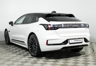 Подержанный автомобиль Zeekr 001 2023 года (7 фото)