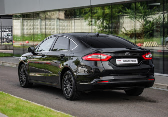 Подержанный автомобиль Ford Mondeo Sedan 2018 года (8 фото)