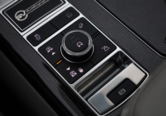 Подержанный автомобиль Land Rover Range Rover 2019 года (26 фото)