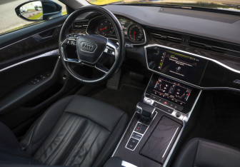 Подержанный автомобиль Audi A6 Sedan 2020 года (10 фото)