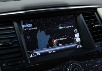 Подержанный автомобиль Infiniti QX80 2014 года (22 фото)
