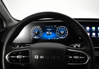 Подержанный автомобиль Omoda C5 2024 года (15 фото)