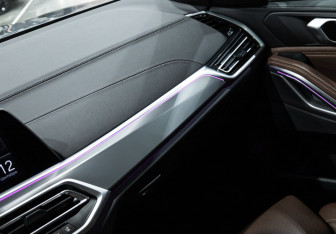 Подержанный автомобиль BMW X6 2022 года (23 фото)