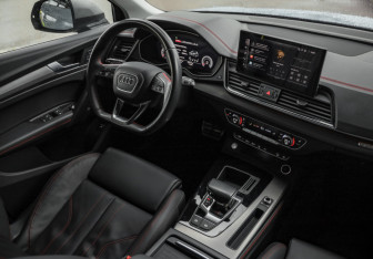 Подержанный автомобиль Audi Q5 2021 года (10 фото)
