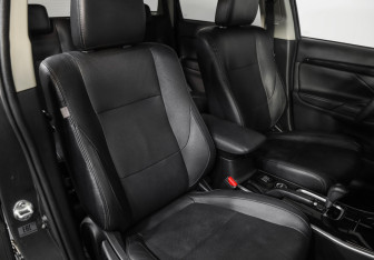 Подержанный автомобиль Mitsubishi Outlander 2018 года (23 фото)